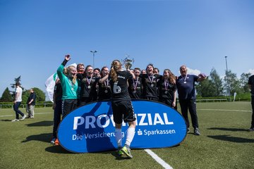 Bild 68 - B-Juniorinnen Pokalfinale SV Henstedt Ulzburg - SG Holstein Sued : 2:0